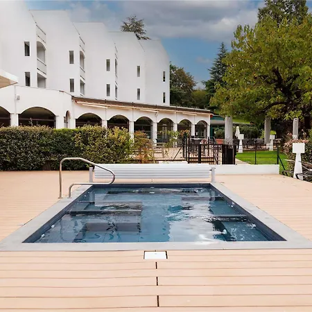 Mercure Domaine De Marlioz & Ξενοδοχείο 4*